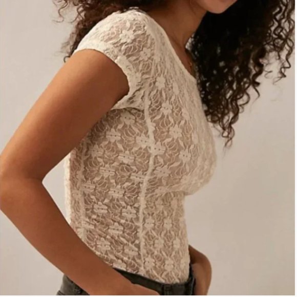 Free People Tops - Free People NWOT Keep It Simple Lace Baby Tee in Cream- Size XS